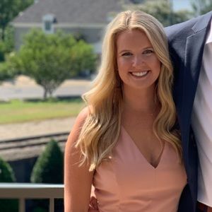 Meet your Posher, Caroline